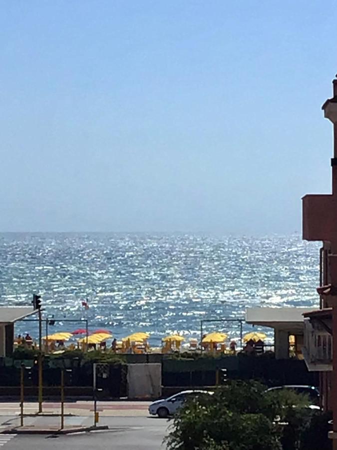 Ostia Bed And Beach Екстериор снимка